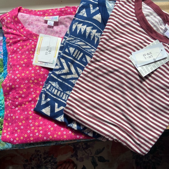 Lularoe Set of 3 large LIV tops - Picture 1 of 7